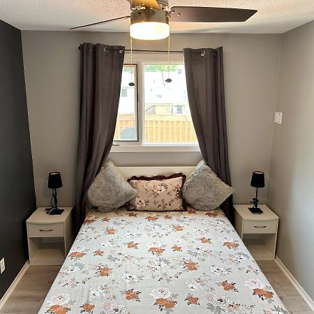 אוטווה Castlerooms Homestay מראה חיצוני תמונה