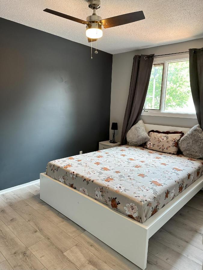 אוטווה Castlerooms Homestay מראה חיצוני תמונה